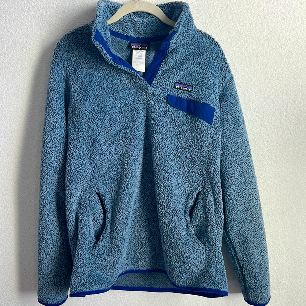 FUZZY BLUE PATAGONIA PULLOVER SIZE XL RARELY WORN